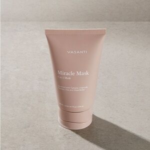 New Vasanti Miracle Mask 5-in-1 Facial Mask. So good!!!
